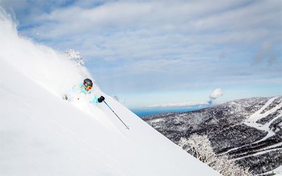 初雪谷滑雪度假村