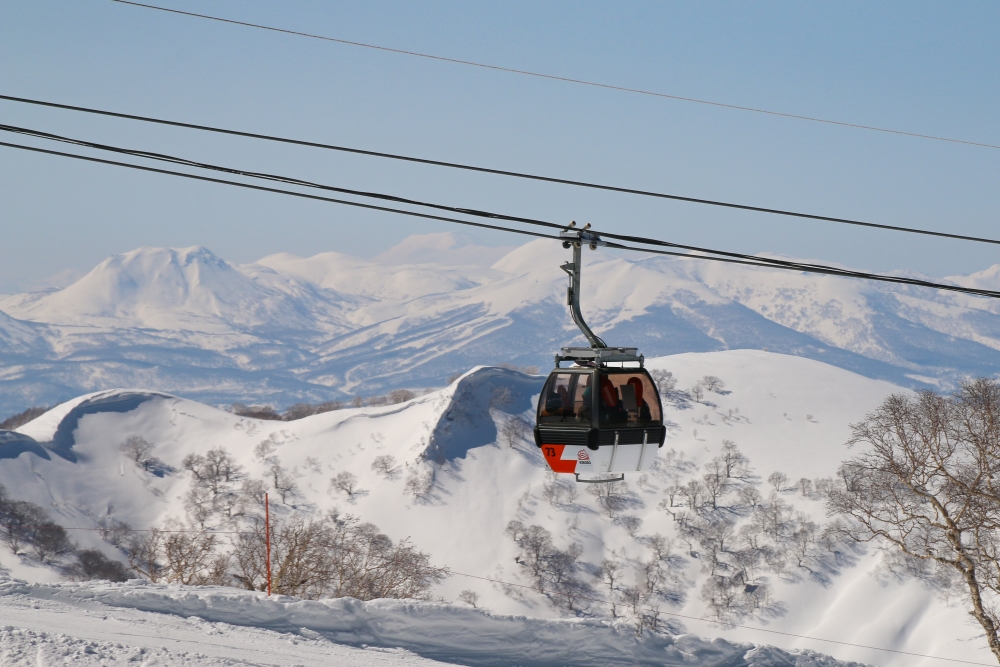 初雪谷滑雪度假村